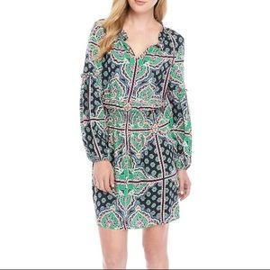 CROWN AND IVY.... ladies lightweight dress